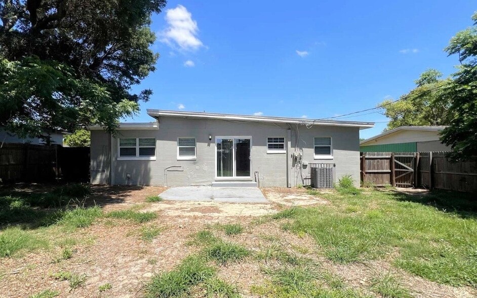 Building Photo - 6215 Melbourne Ave.
