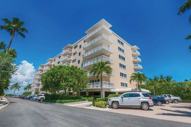 Building Photo - 250 Bradley Pl