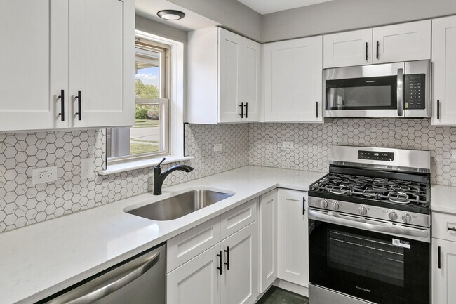 Building Photo - 7704 McVicker Ave