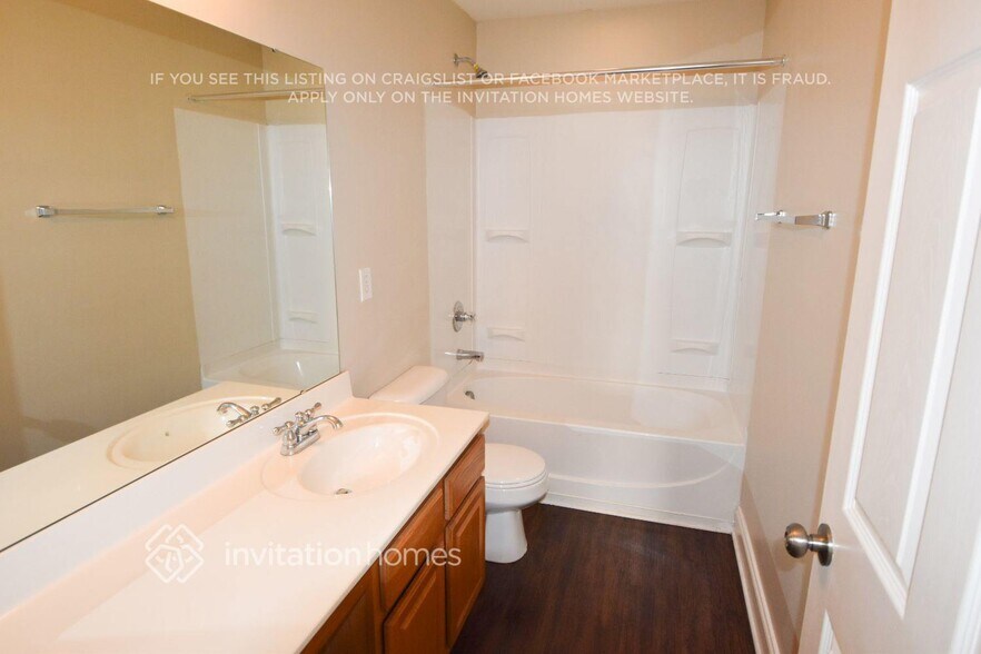 Building Photo - 208 Edgecroft Way