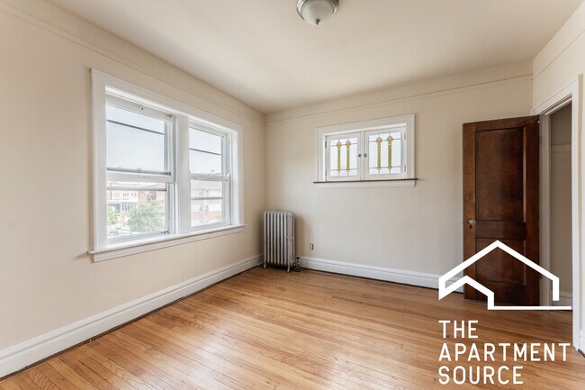 Building Photo - 1942 Grove Ave