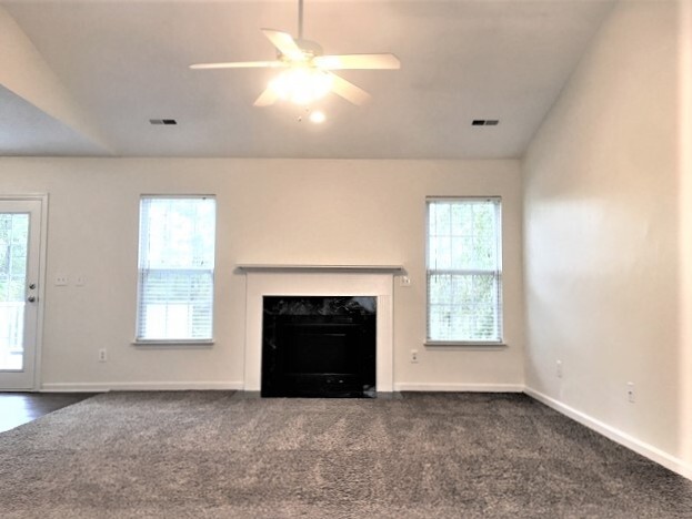 Building Photo - 113 Longbourne Way
