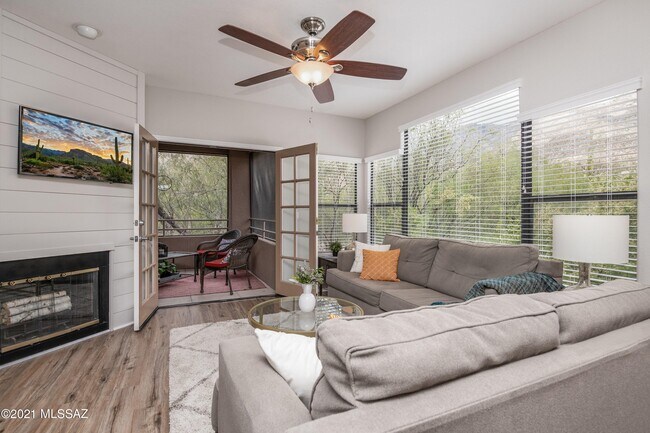Building Photo - 6655 N Canyon Crest Dr