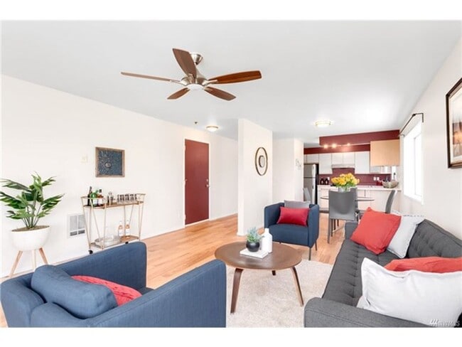 Building Photo - 2bd/1.75ba Seattle Condo