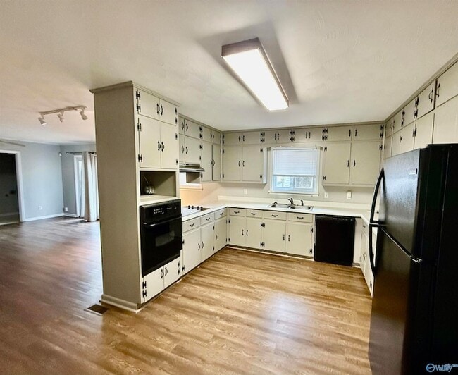 Building Photo - 804 Hodges St NW