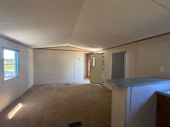 Building Photo - 415 Meadowbrook Rd