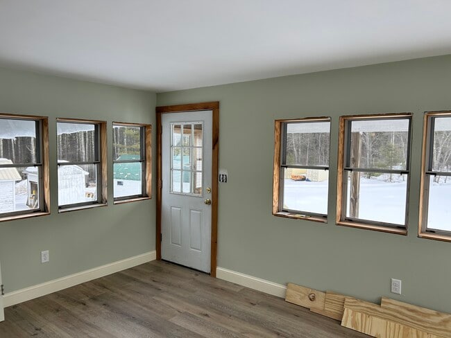 Building Photo - 169 Log Cabin Rd