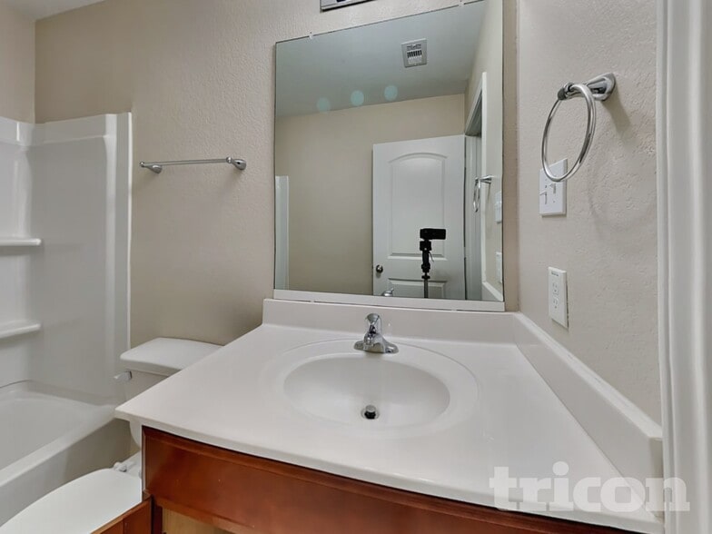 Building Photo - 729 Totem Trail Dr