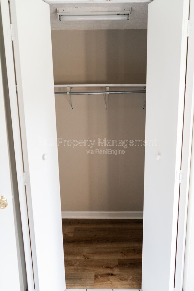 Building Photo - 1816 Lively Rd