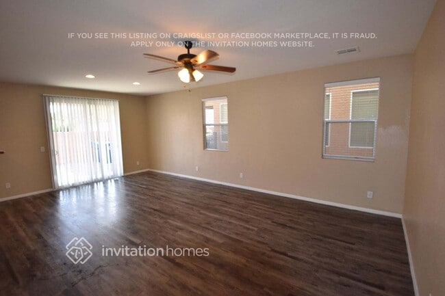 Building Photo - 10548 La Campana St