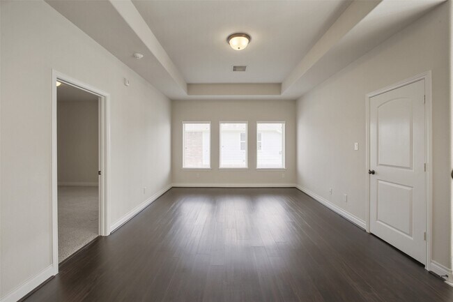 Building Photo - 2707 River Run Rd