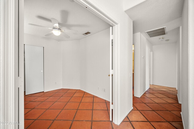 Building Photo - 1414 E Weldon Ave