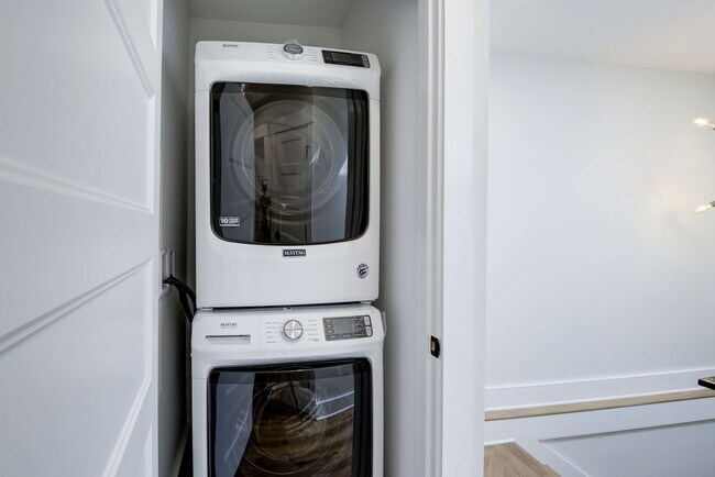 Building Photo - 4107 New Hampshire Ave NW