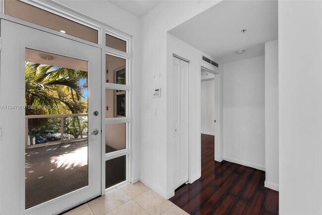 Building Photo - 7914 Harbor Island Dr