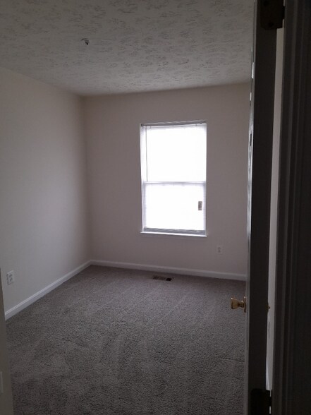 Building Photo - 2705 Claybrooke Dr