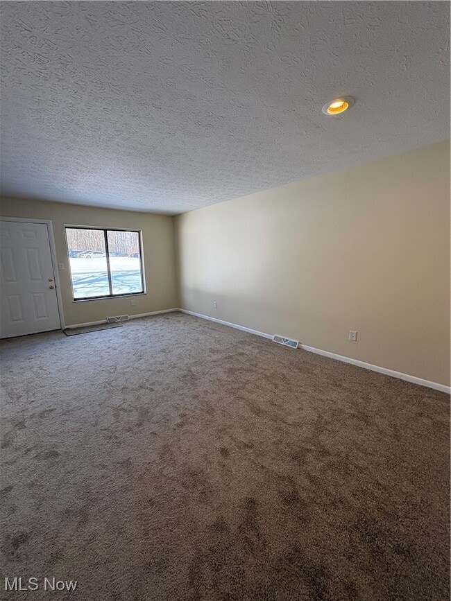 Building Photo - 2398 Echo Valley Dr