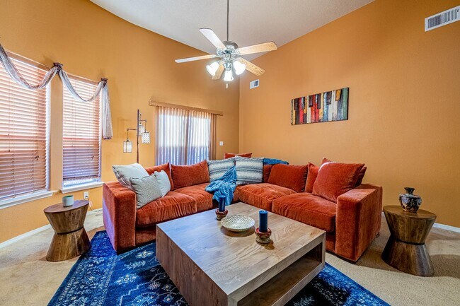 Building Photo - 9719 Calle Chamisa NW