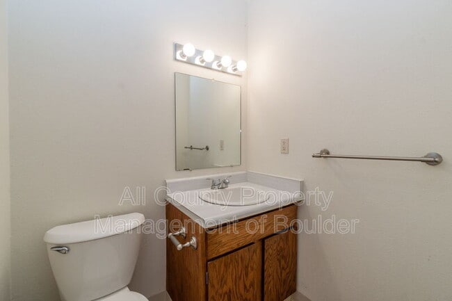 Building Photo - 1530 Ithaca Dr