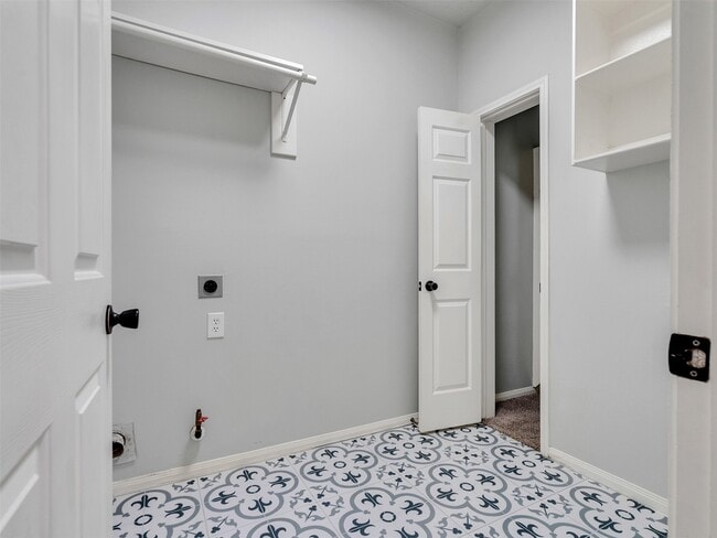 Building Photo - 30018 Bashaw Dr