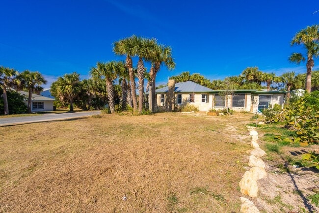 Building Photo - Historic Coquina Meets Modern Finishes 2 Bedroom 1 Bath Duplex in the Heart of Flagler Beach