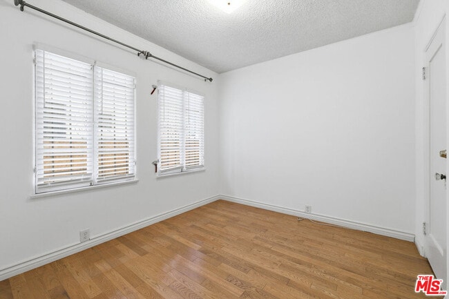 Building Photo - 1141 S Shenandoah St