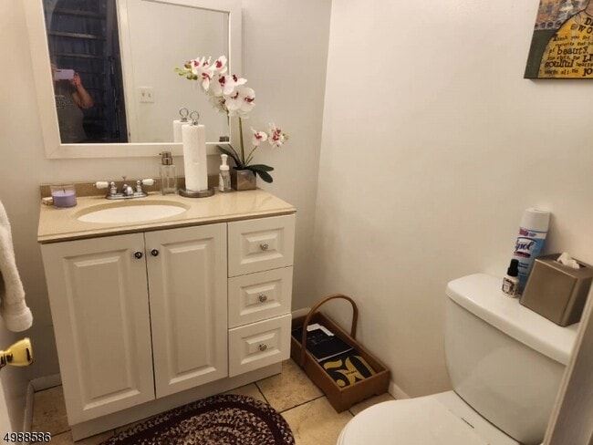 Building Photo - 64 Sycamore Ct