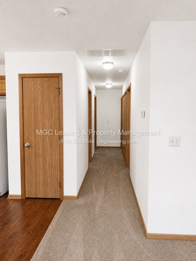Building Photo - Peaceful Ranch Duplex in Pleasant Hill, MO