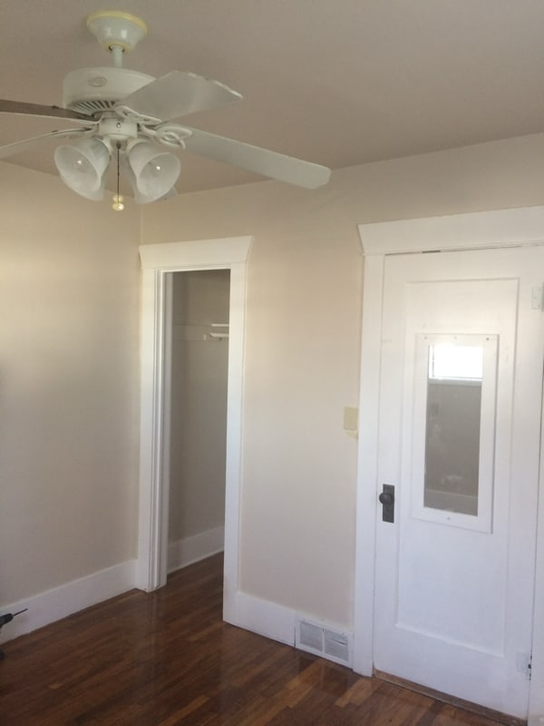 Building Photo - 415 6th St S