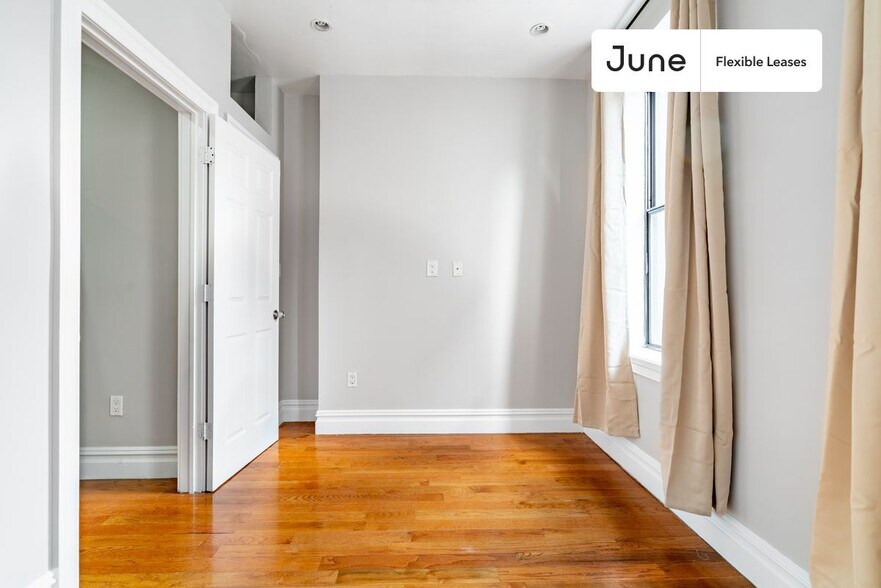 Building Photo - 826 Ninth Ave