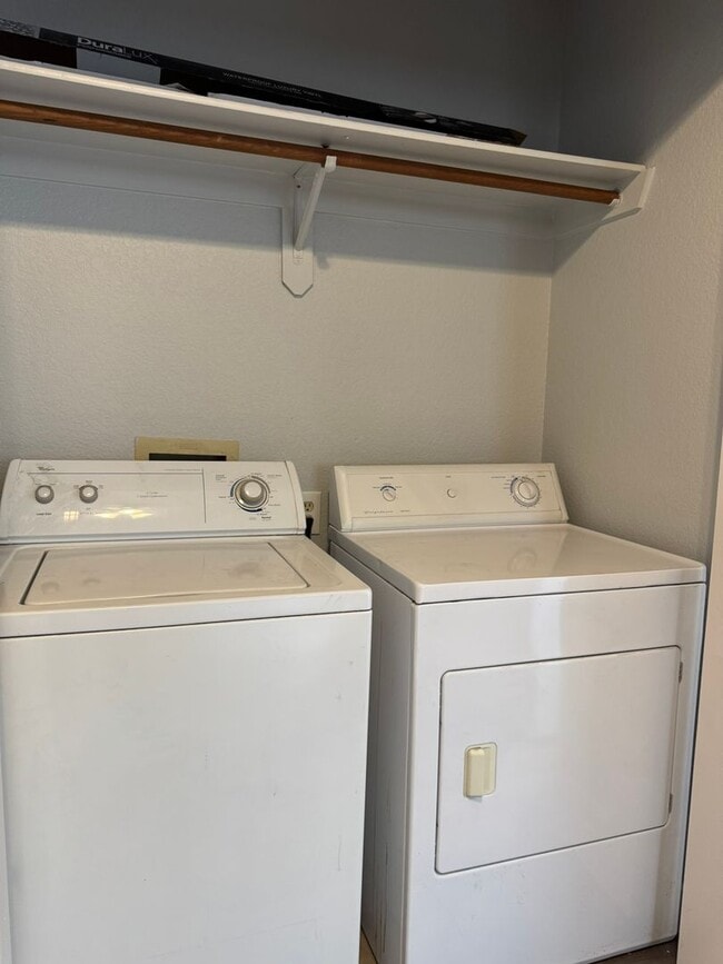 Building Photo - Charming 2-Bedroom, 1-Bath Condo