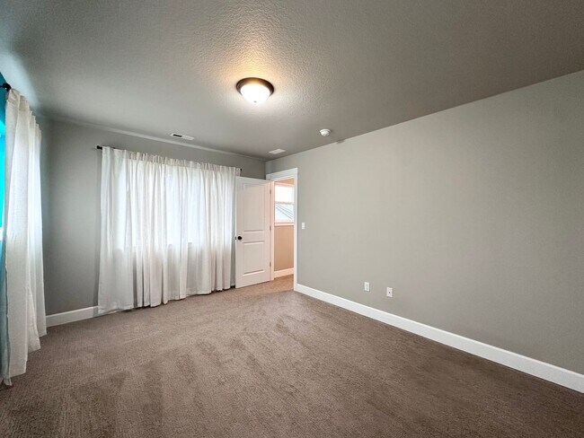 Building Photo - Beautiful Modern Home in N Portland!