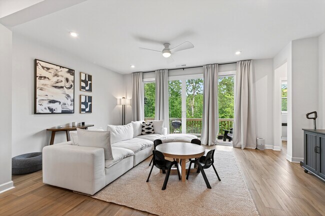 Building Photo - 4730 Cypress Tree Ln