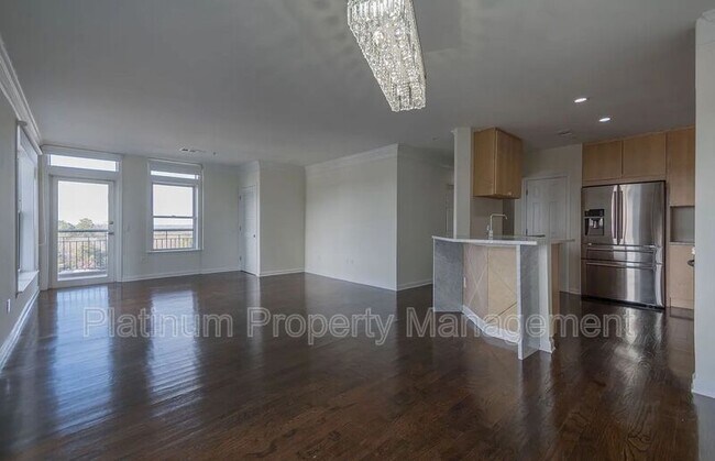 Building Photo - 3334 Peachtree Rd NE