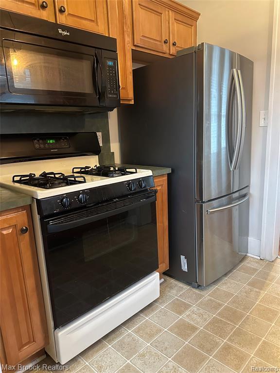 Building Photo - 264 E Breckenridge St