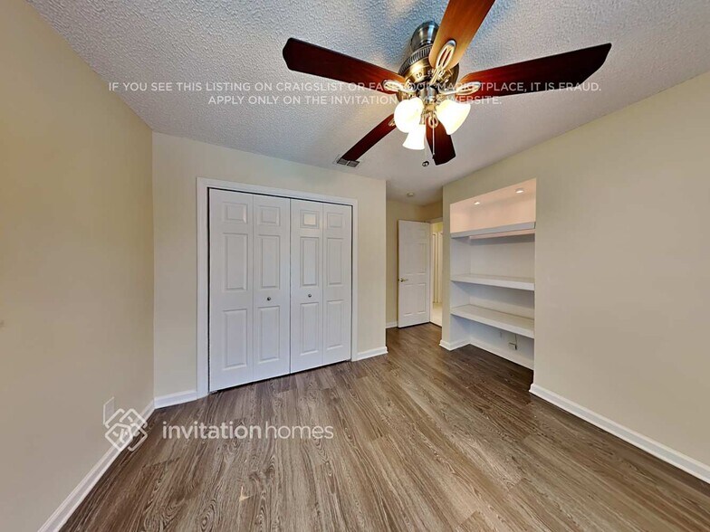 Building Photo - 8475 NW 2nd Manor