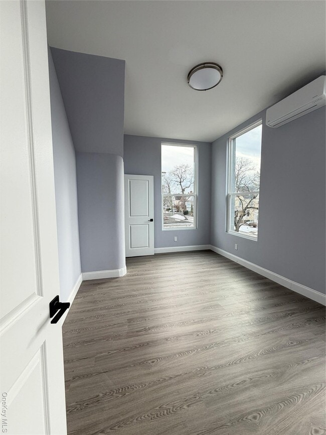 Building Photo - 222 Primrose Ave