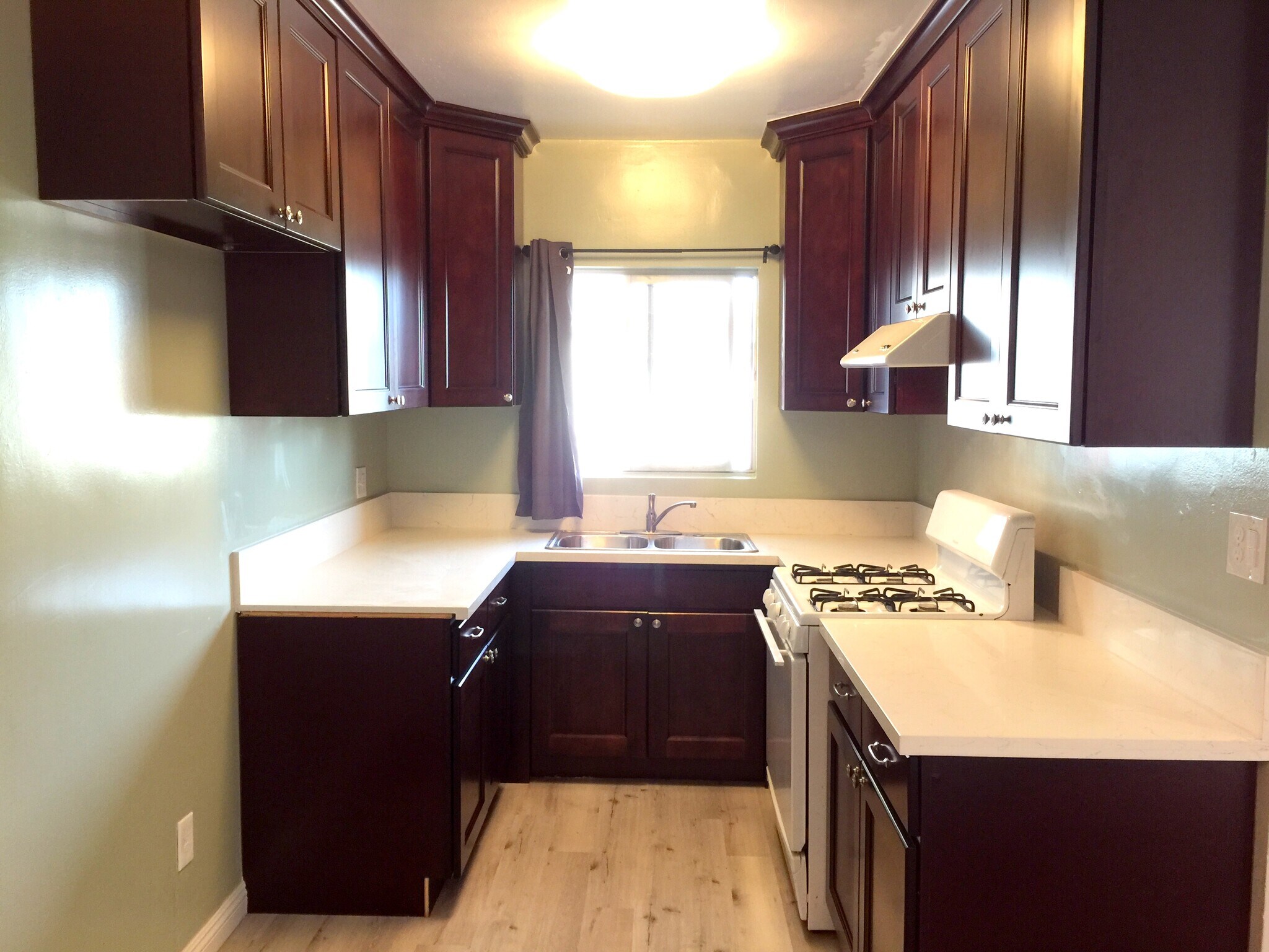 Building Photo - 1681 College View Dr