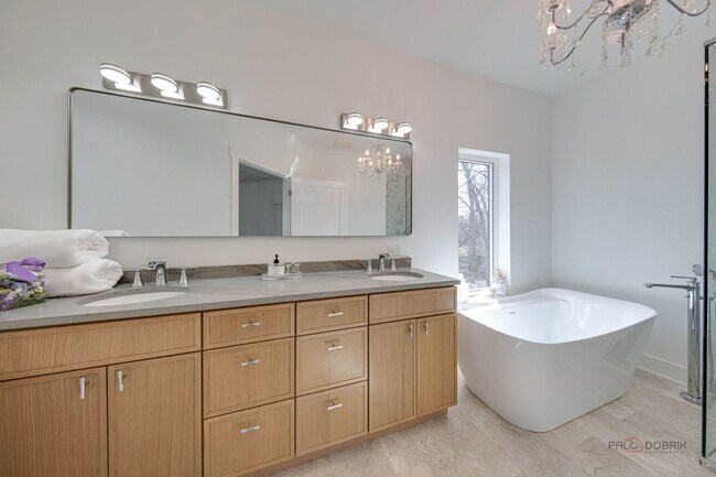 Building Photo - 19 Marina Dr