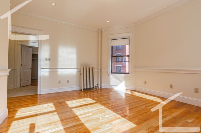 Building Photo - 1339 Commonwealth Ave #4D Boston MA 02134
