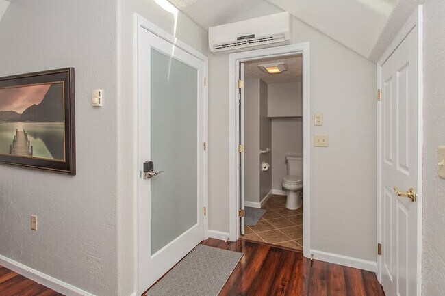 Building Photo - 625 Devon Dr