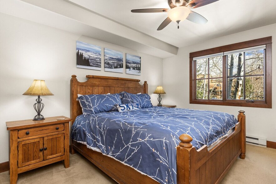 Building Photo - 425 Ore House Plaza