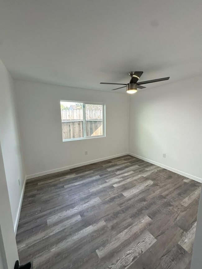 Building Photo - 626 W 54th St