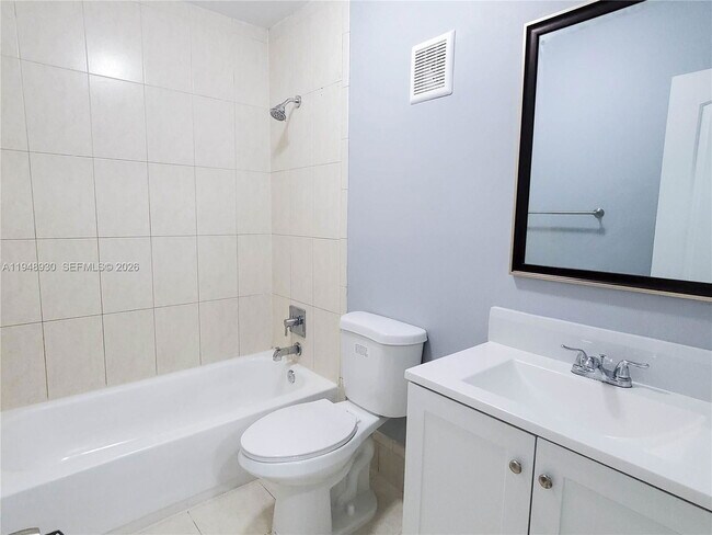 Building Photo - 1519 W 42nd Pl