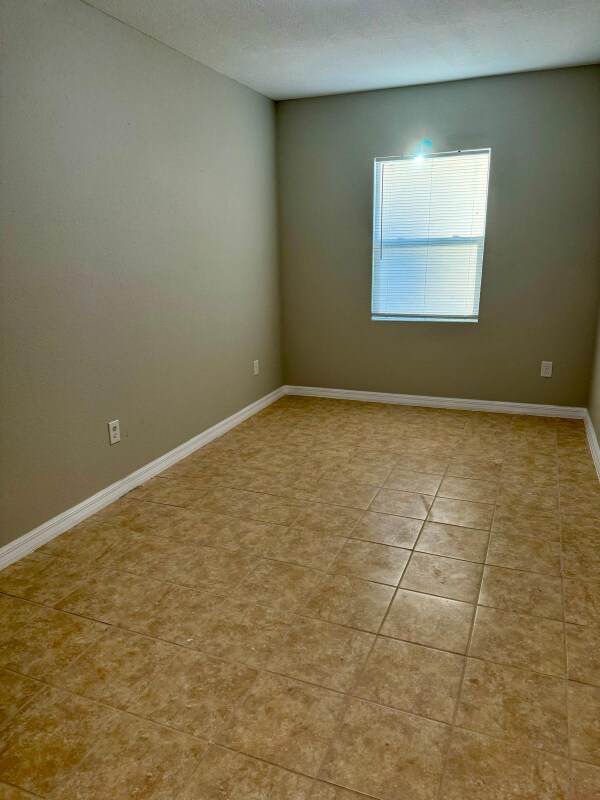 Building Photo - 197 Dairy Rd