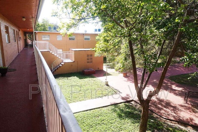 Building Photo - 1245 W 24th St