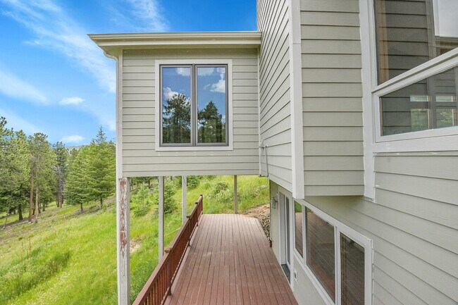 Building Photo - 5368 Evergreen Heights Dr