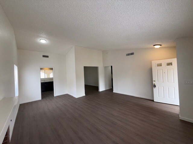 Building Photo - 474 Old Palms Dr