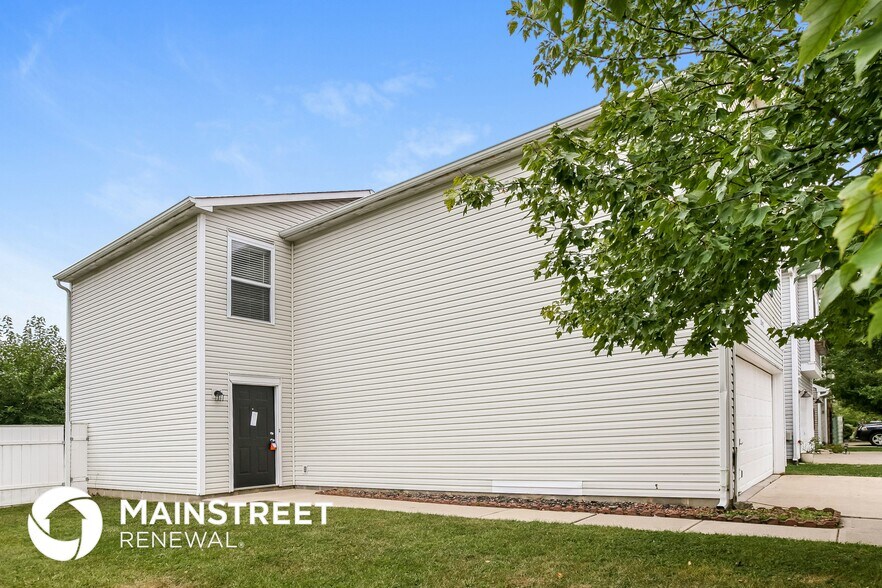 Building Photo - 2242 Collins Way