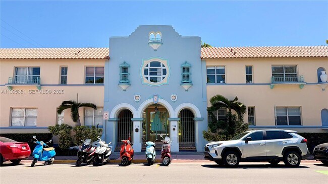 Building Photo - 736 13th St