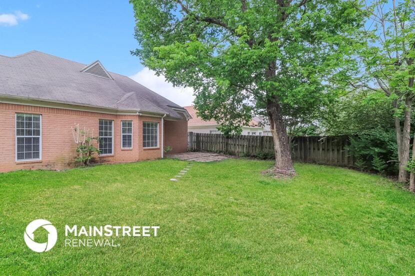 Building Photo - 8423 Shady Elm Dr
